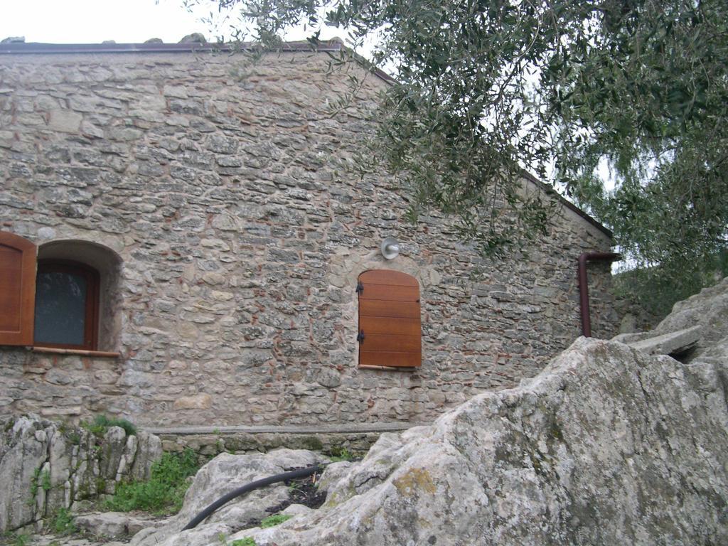 Rocca Del Vento Bed & Breakfast San Pantaleone Oda fotoğraf