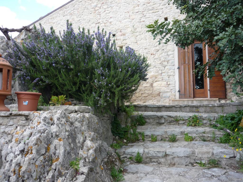 Rocca Del Vento Bed & Breakfast San Pantaleone Oda fotoğraf